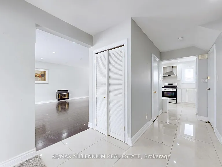 80 Rainier Sq #UPPER — Photo 18