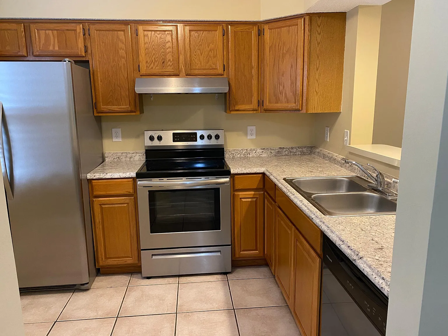 2 bed, 2.5 bath, 1100 sqft, $2,000 — Photo 4