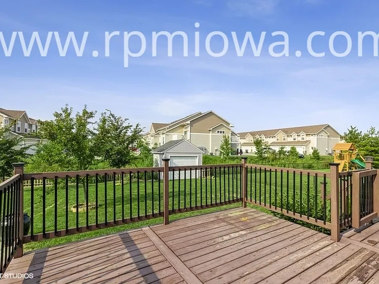 5016 NE Innsbruck Dr — Photo 15