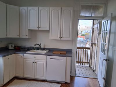 1528 Baker St - Image 3