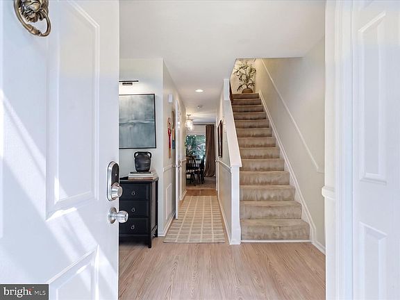 3rd image of 8861 Stonebrook Ln