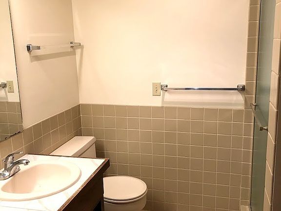 4th image of 417 99th Ave NE #G