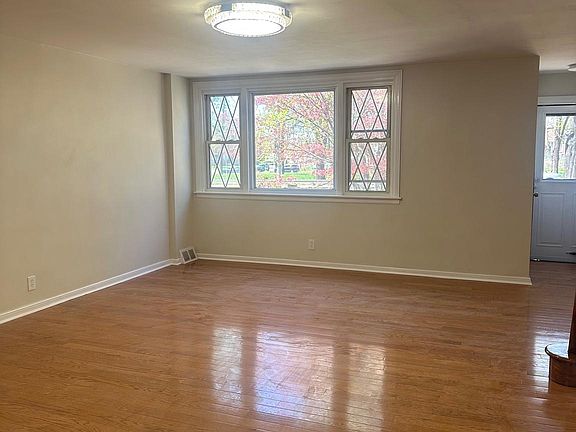 3rd image of 6811 E Roosevelt Blvd