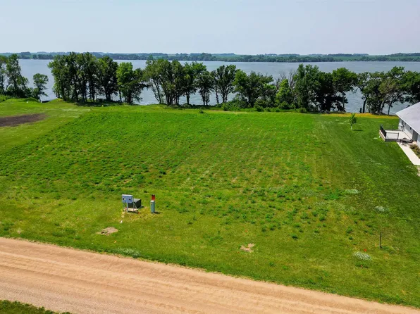 12 Jayvee Ln, Garvin, MN 56132