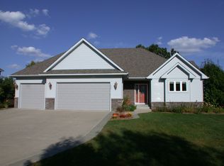 325 Bluff Rd, Carver, MN 55315