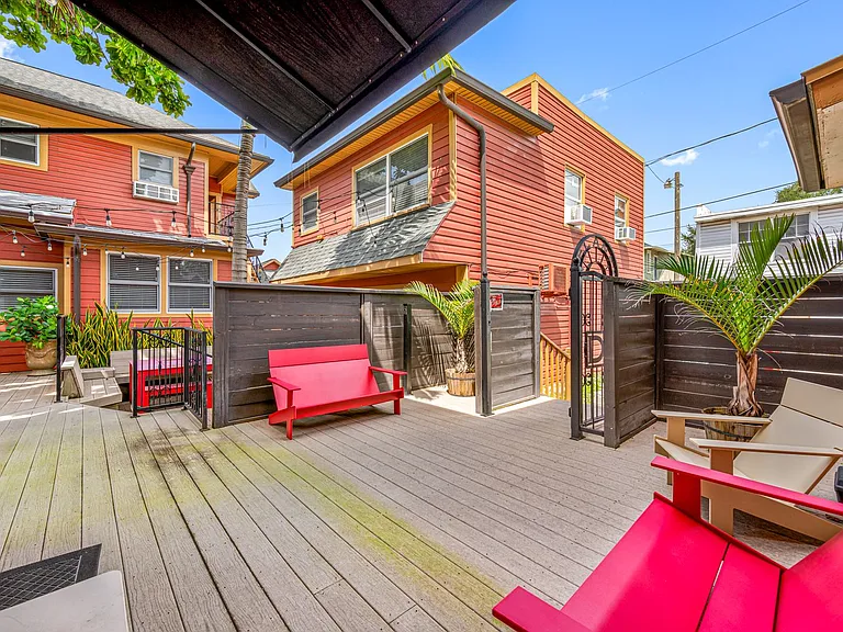 705 W Bay St — Photo 12