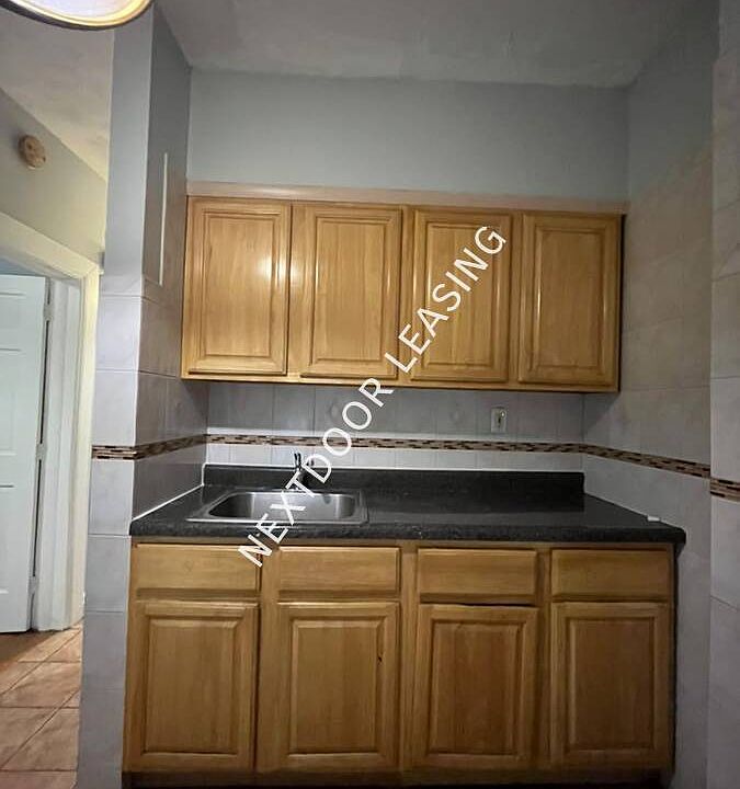 1st image of 111 Baldwin Ave #1LM