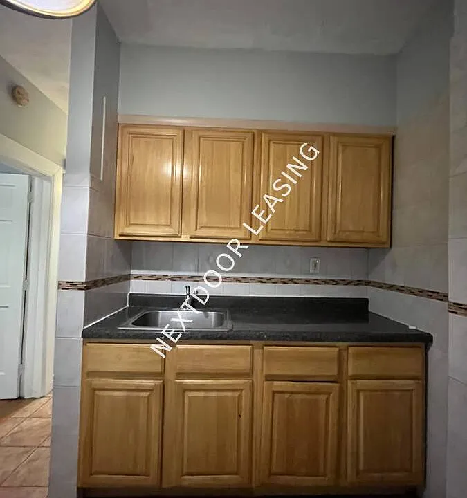 111 Baldwin Ave #1LM