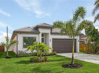 845 103rd Ave N, Naples, FL 34108