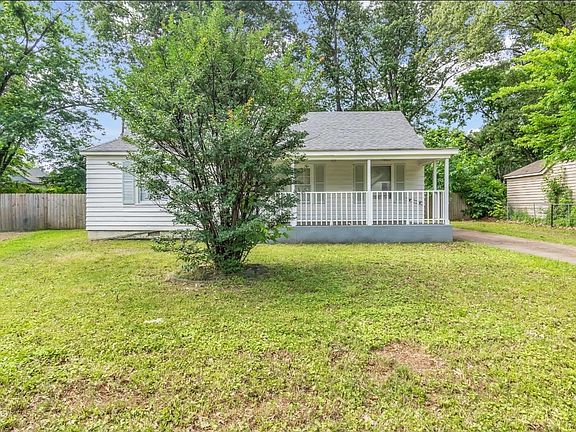 2nd image of 1078 E Walthal Cir