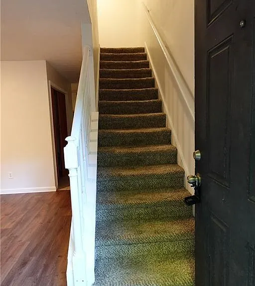 5504 Estates Ct — Photo 2