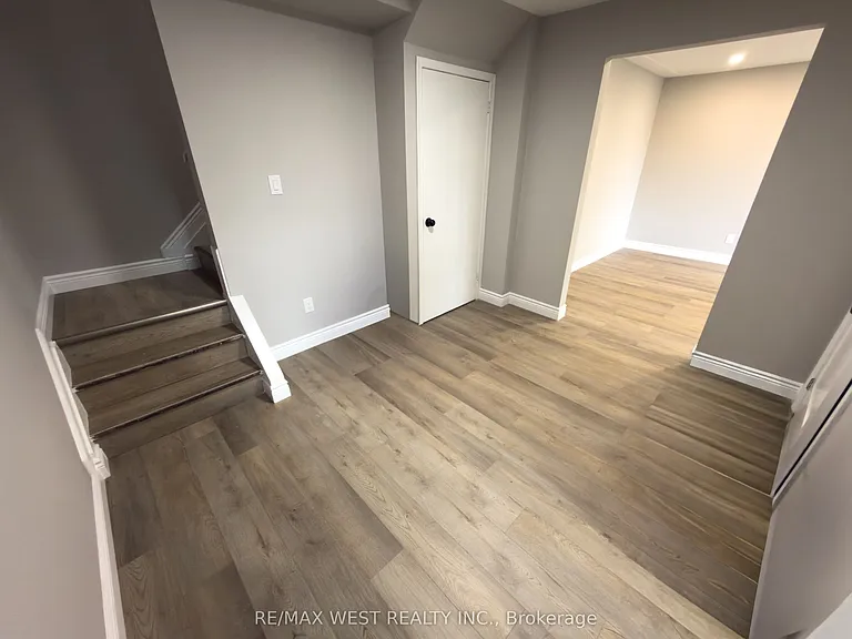19 Brenda Ct #3 — Photo 8