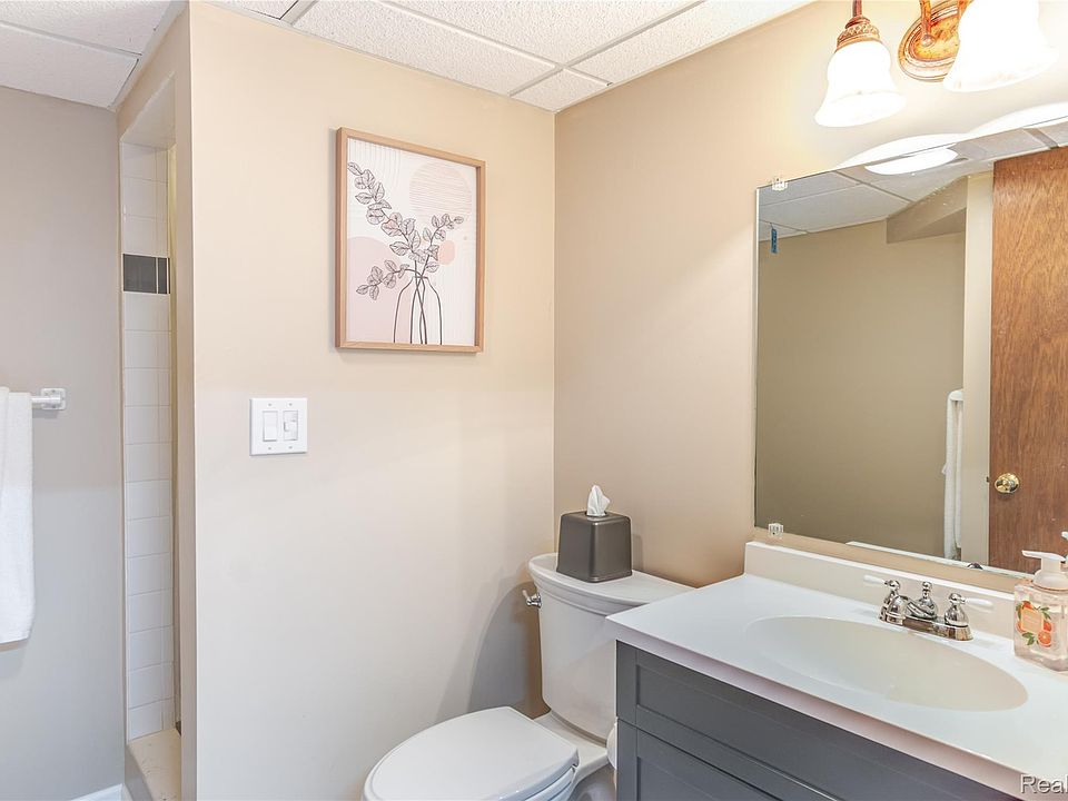 40120 Newport Dr #7, photo 28