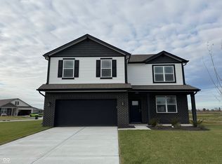 950 Saddlebrook Farms Blvd, Whiteland, IN 46184