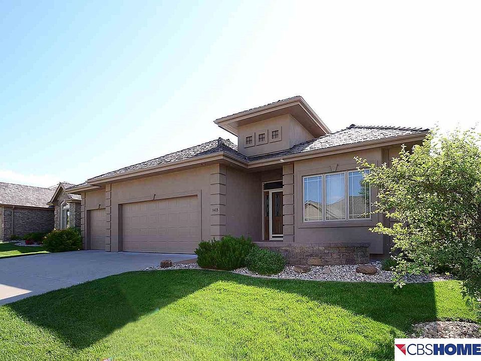 1st image of 1403 S 189th Ct