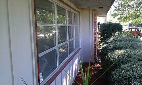 3rd image of 3695 Breezemont Dr