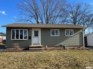 3329 Welshire Dr, Bettendorf, IA 52722