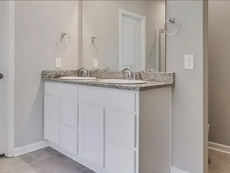 1742 Sawgrass Dr — Photo 11