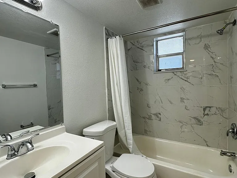 2331 Arthur St #5 — Photo 12