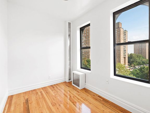 4th image of 243 Henry St APT 17
