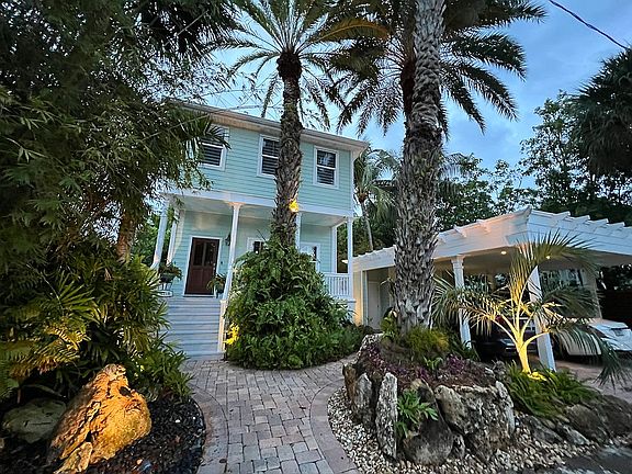 Front yard view 