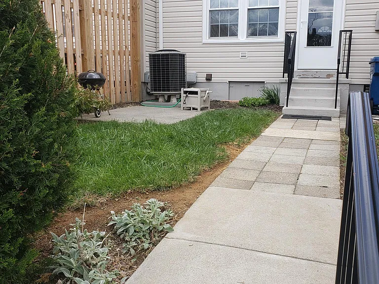 213 Cameron St — Photo 2