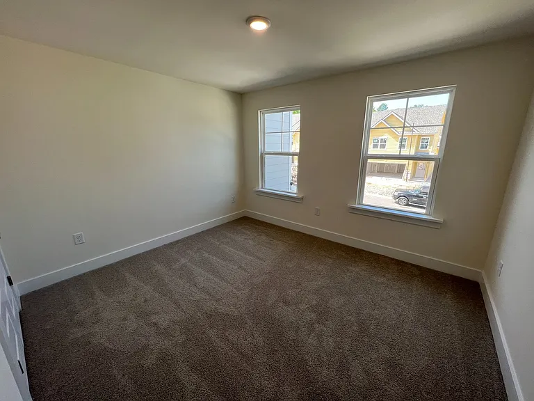 483 Clark Creek Ln — Photo 17