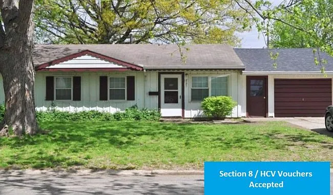 1713 Deerwood Dr