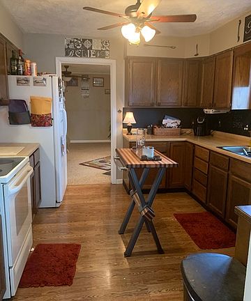 5th image of 15 Thomas Ct