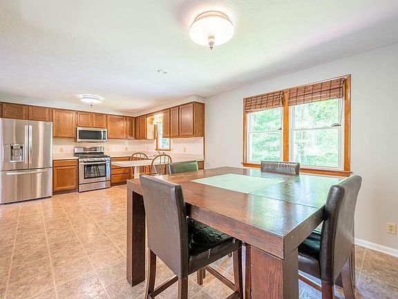 4th image of 3309 Silliman St