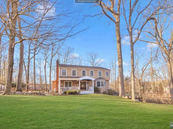 27 Brownstone Way, Upper Saddle River, NJ 07458