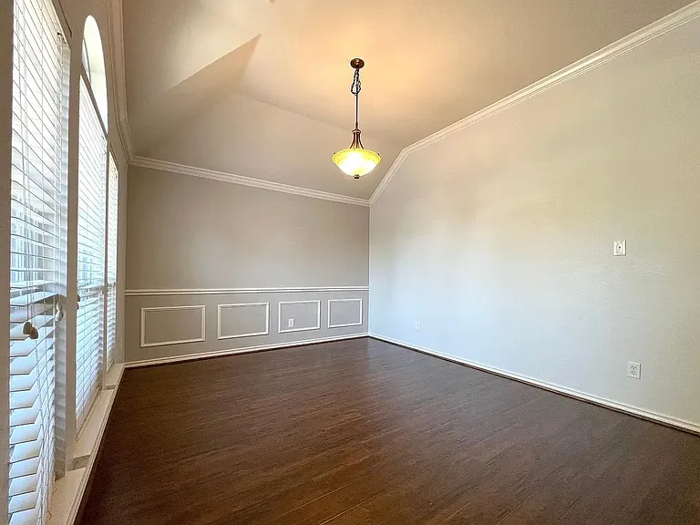 1418 Kingsley Dr — Photo 9