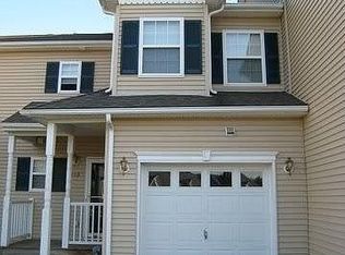 159 Pinebrook Dr, Hyde Park, NY 12538