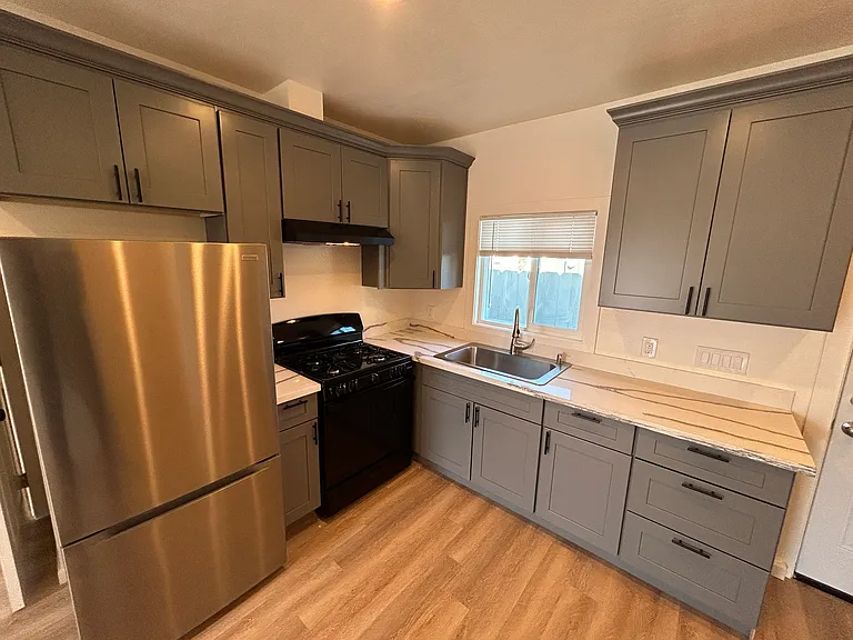 10999 Palm St #A — Photo 4
