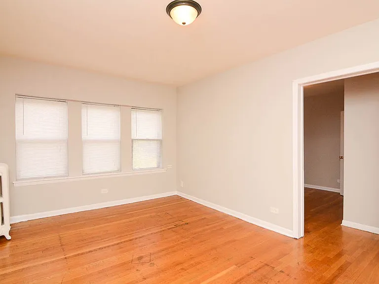 5736 N Winthrop Ave #413 — Photo 6