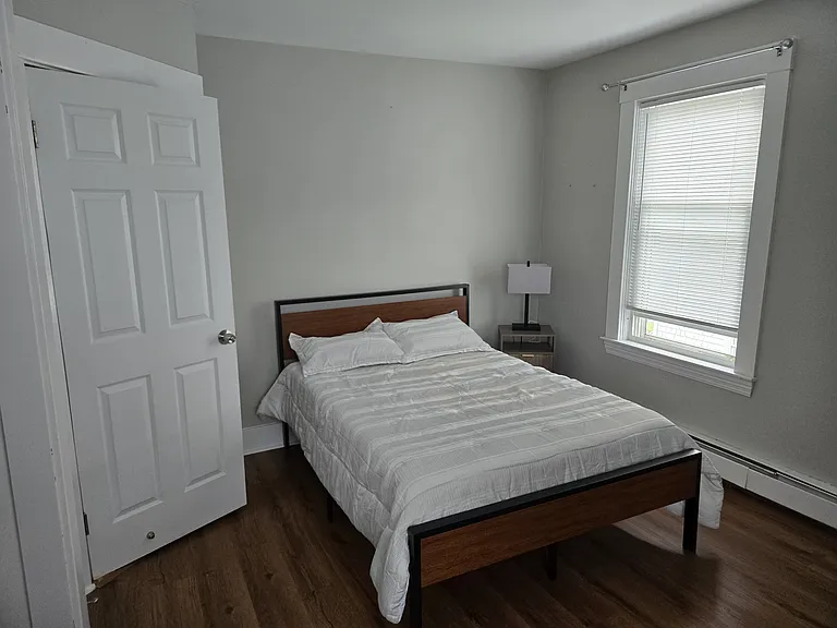 28 Homestead Ave — Photo 2