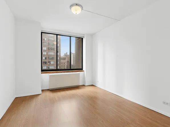 157 East 32nd Street image 8 of 13