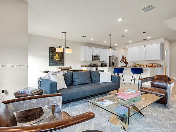 2nd image of 2126 Appleton Cir S