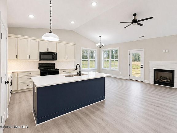 3rd image of 173 Bay Valley Road