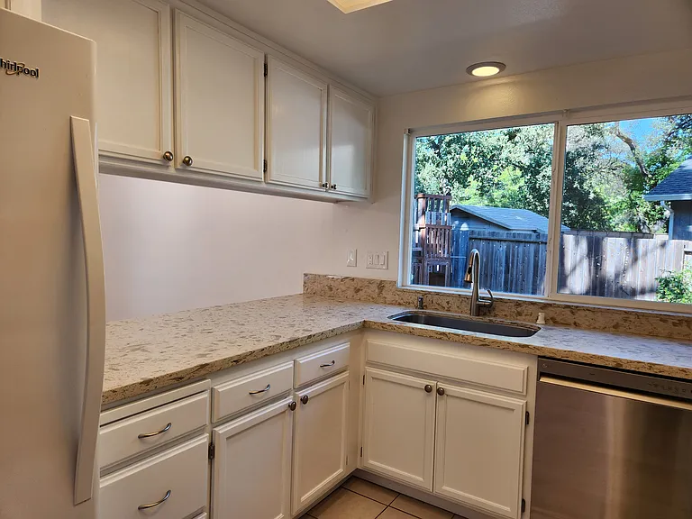 2179 Zinfandel Ave — Photo 10