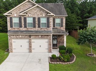 6648 Oak Hill Pass, Fairburn, GA 30213