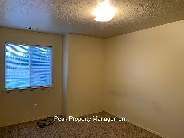 106 Hunter Ct #101 — Photo 9