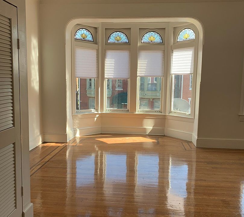 1st image of 487 W Market St #4