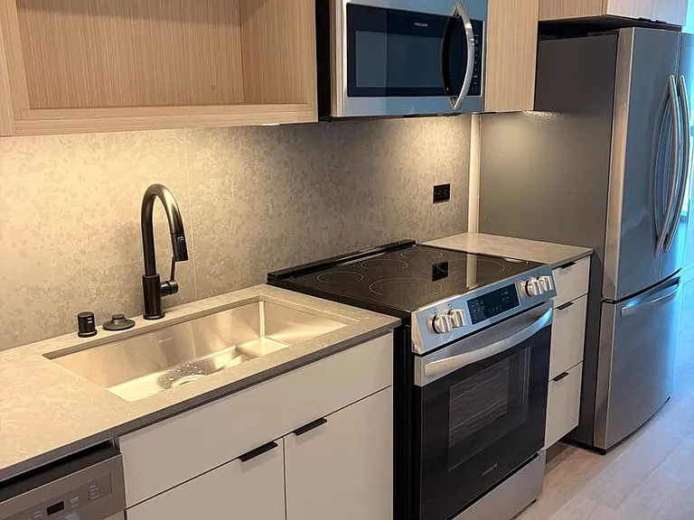 Rainford Apartments — Photo 64