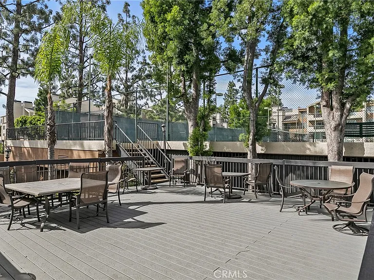 5500 Owensmouth Ave #317 — Photo 19