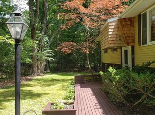 146 Jackson Dr, East Stroudsburg, PA 18302