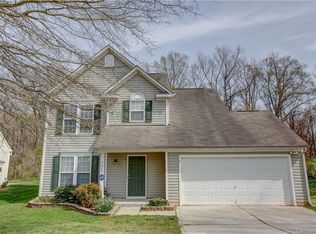 217 Dutchmans Meadow Dr, Mount Holly, NC 28120