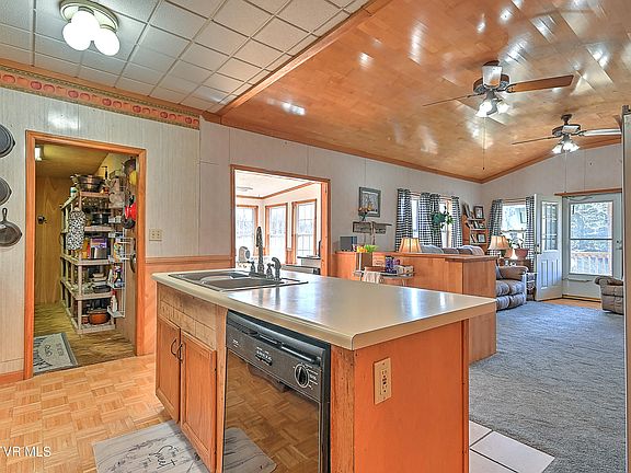 3rd image of 610 Hiwassee Hill Dr