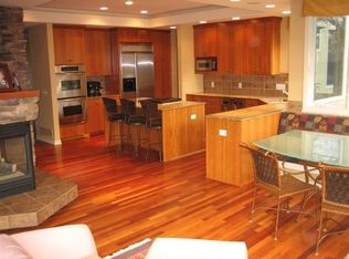11018 Glen Wilding Ln, Bloomington, MN 55431