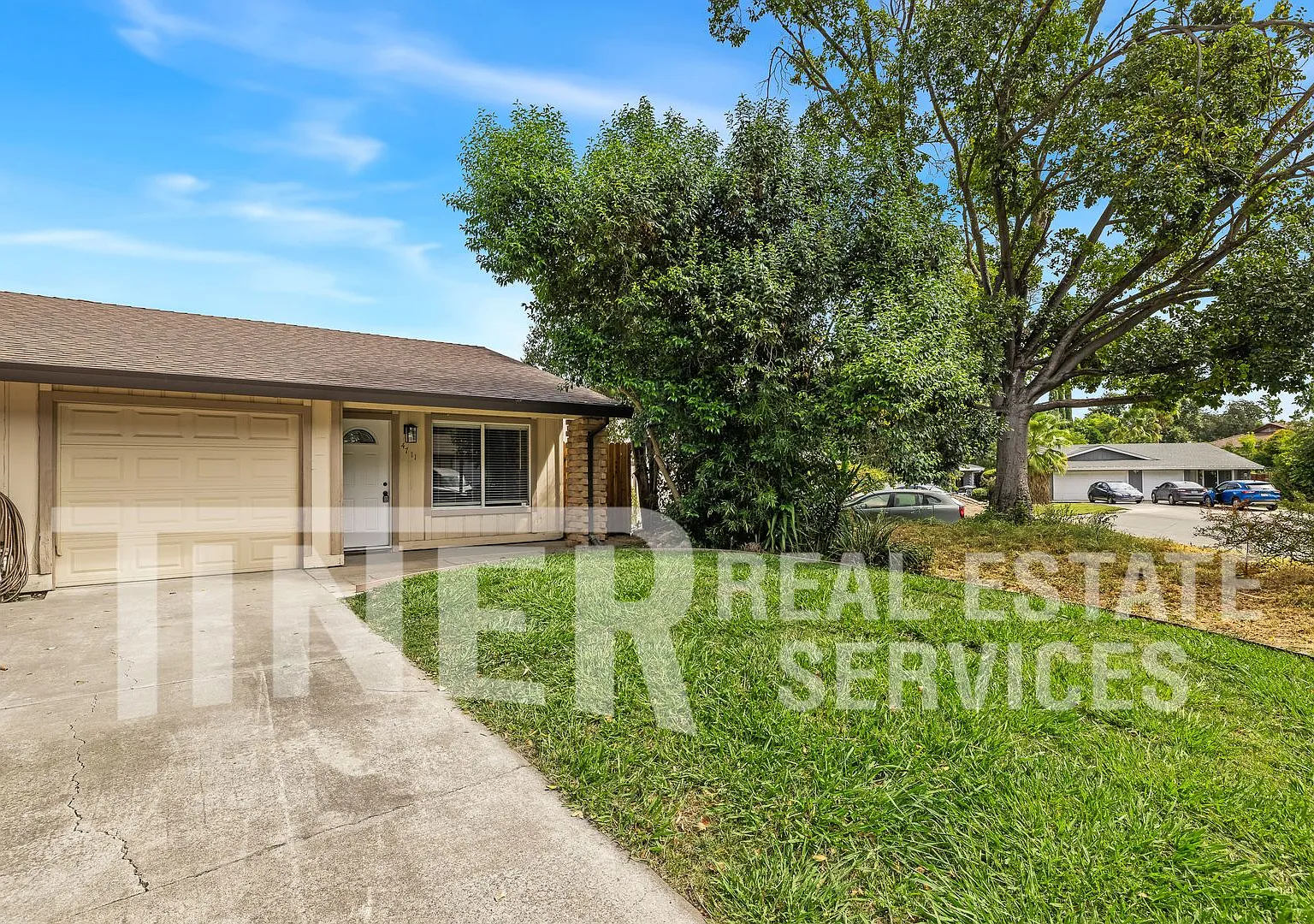 4711 Large Oak Court - TIER 3 - Beautifully Remodeled 2-Bedroom, 2-Bathroom Home Near American Ri... — Photo 2